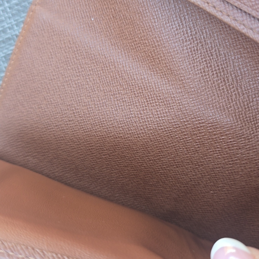 * EUC * Louis Vuitton Eugenie Monogram Wallet - Picture 6 of 14